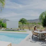 Blue Topaz With Private Pool *