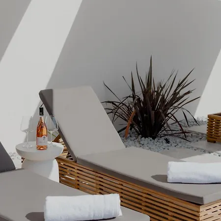 Villa Blue Topaz Poolside *