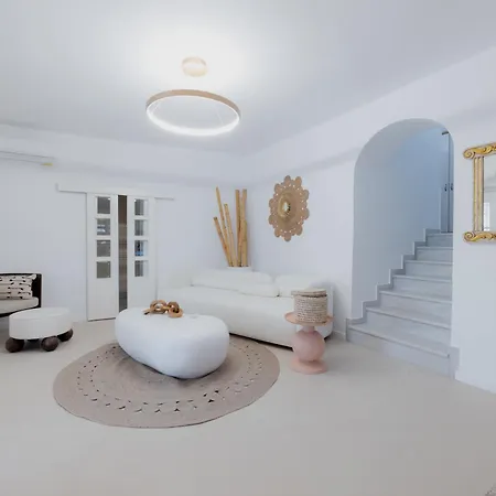 Villa Blue Topaz Poolside