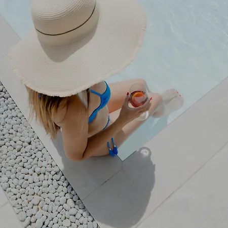 Blue Topaz Poolside * Nauplia