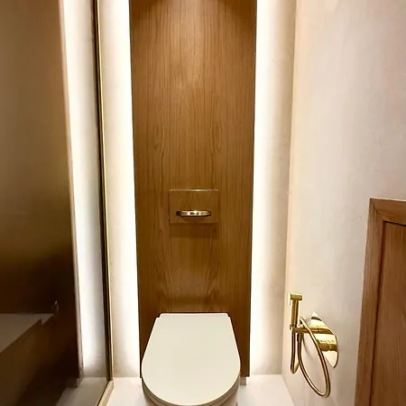 Blue Topaz Poolside Villa *