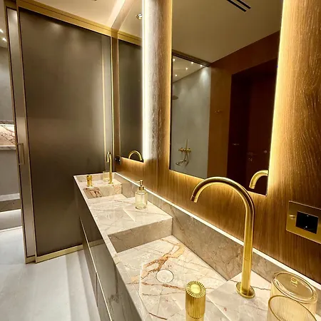 Blue Topaz Poolside Villa