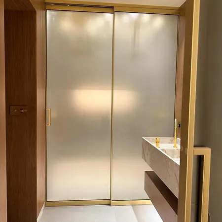 Blue Topaz Poolside * Nauplia