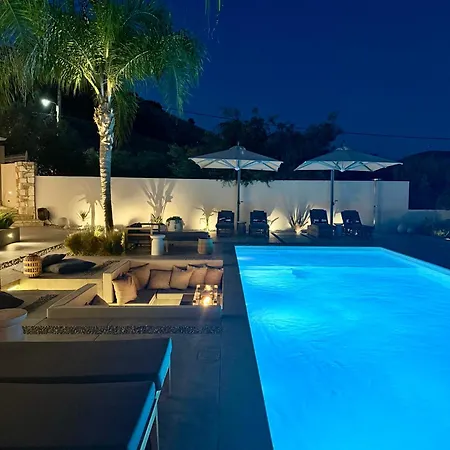 Blue Topaz With Private Pool *
