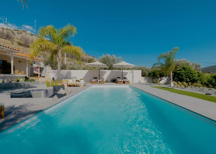 Blue Topaz With Private Pool Villa