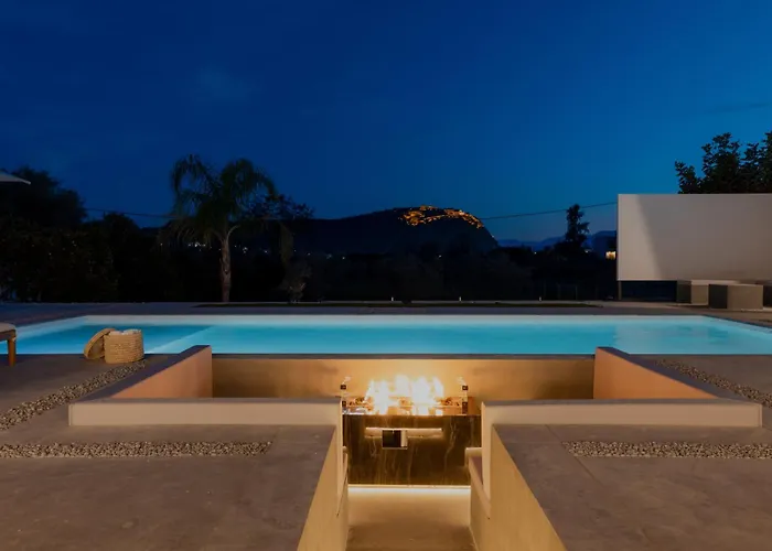 Blue Topaz With Private Pool Villa