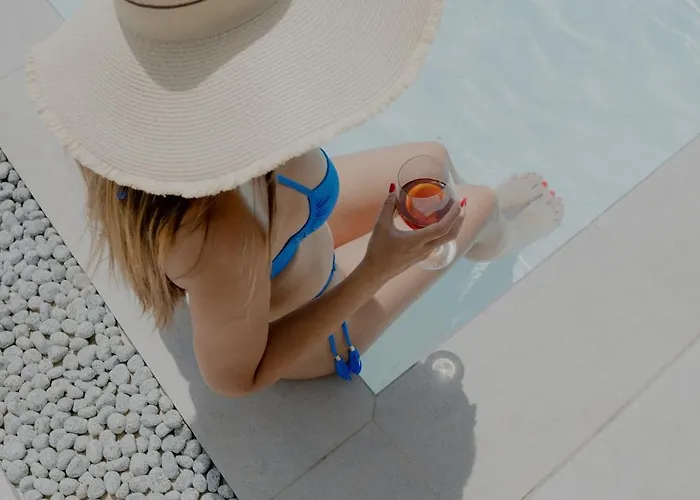 Blue Topaz Poolside * Нафплион